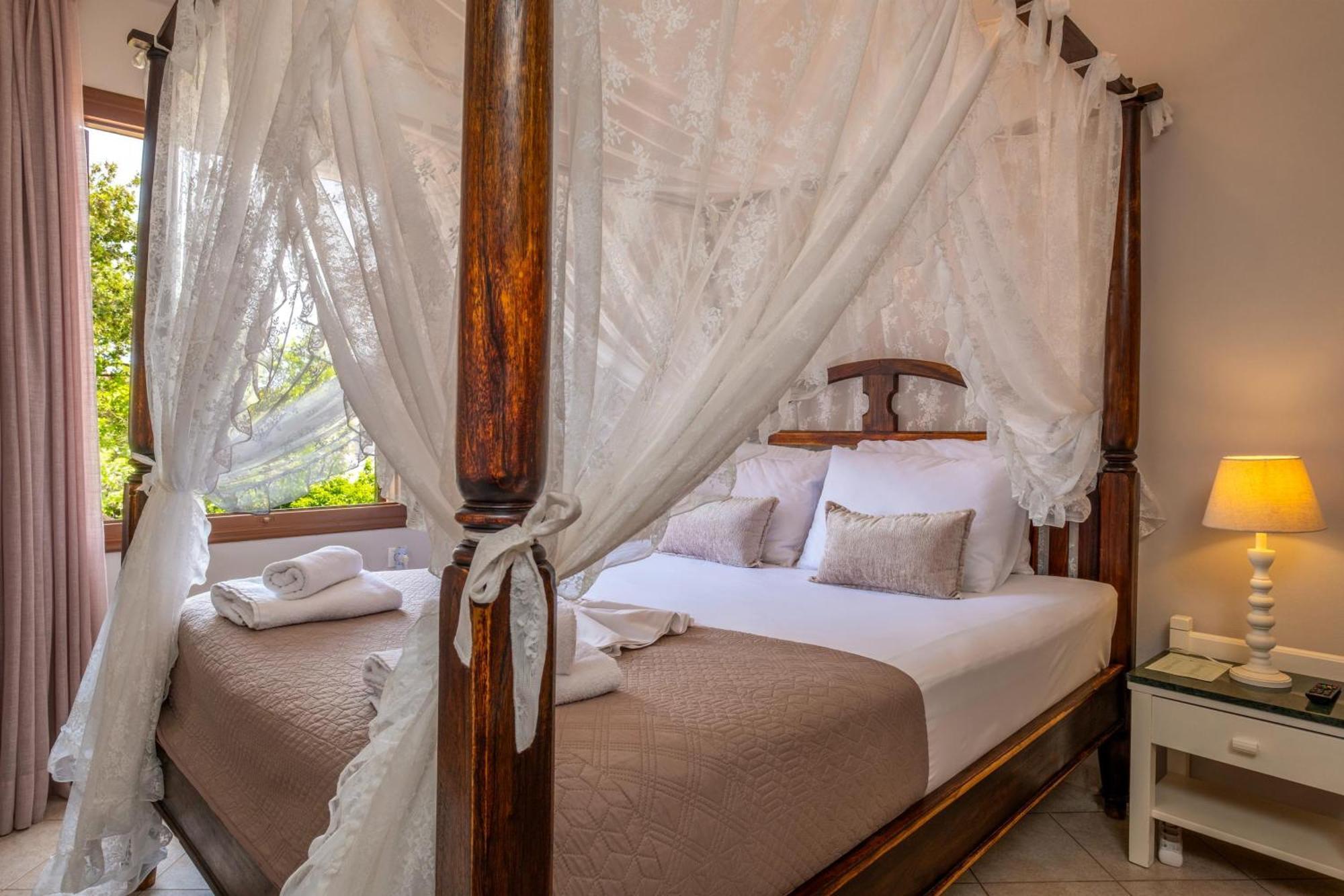 Santa Elena Boutique Rooms Chania  Bagian luar foto